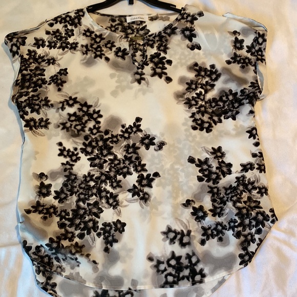 Calvin Klein Black, White and Gey Floral Blouse size medium - Picture 3 of 5